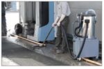 Aspiratore industriale compatto QT30 Biemmedue immagine macchinario in funzione.