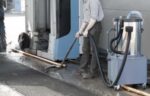Aspiratore industriale compatto QT55 Biemmedue immagine macchina in funzione.